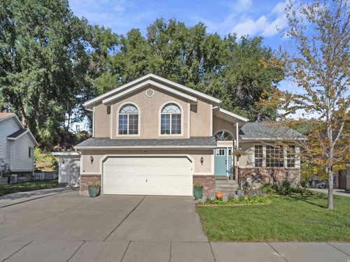 5554 Edgeberry Dr, Murray, UT, 84123-7939 | Card Image