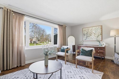 111 Selkirk Dr, Kitchener, ON, N2E1M5 | Card Image