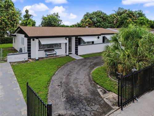 18805 Nw 19th Ct, Miami Gardens, FL, 33056-2822 | Card Image
