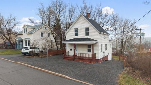 29 North St, New Glasgow, NS, B2H1C7 | Card Image