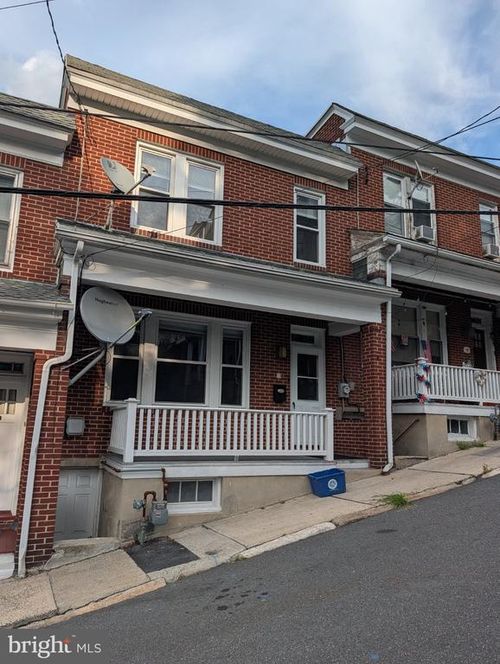 14 S 12th St, POTTSVILLE, PA, 17901-3301 | Card Image