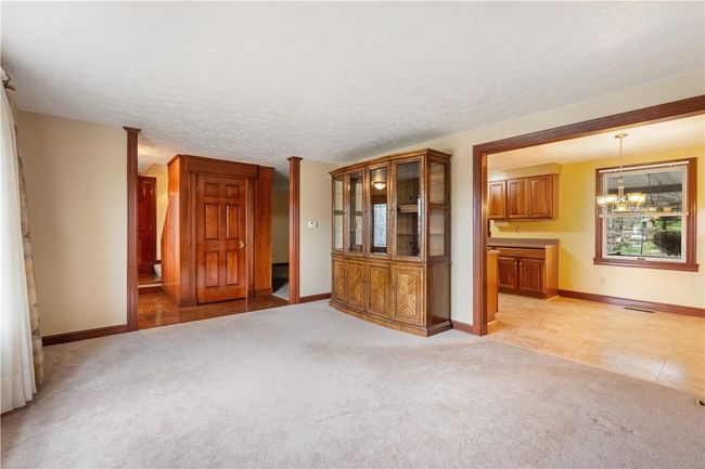 207 Shaffer Ave, House other with 3 bedrooms, 2 bathrooms and 2 parking in Elizabeth PA | Image 6