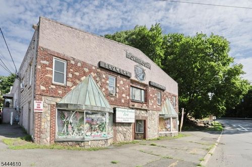 554 W Broadway, Haledon, NJ, 07508-1101 | Card Image