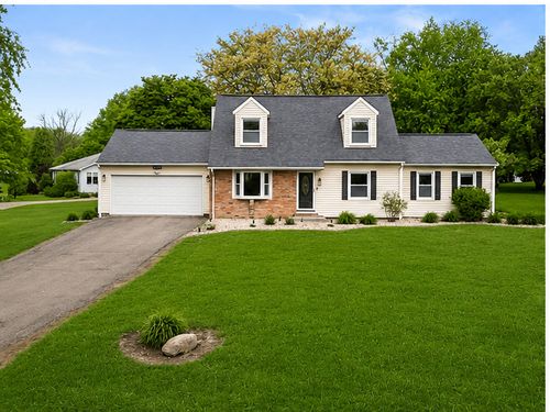 8324 Idlewood Dr, Bloomington, IL, 61705-5720 | Card Image