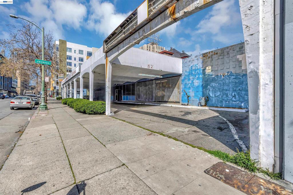 Commercial Sale in Oakland 3