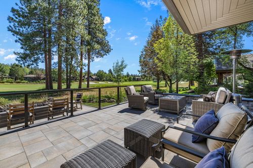 19558 Green Lakes Loop, Bend, OR, 97702-1092 | Card Image
