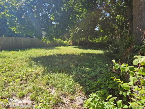 11299 Rosemary St, Detroit, MI, 48213-1357 | Card Image