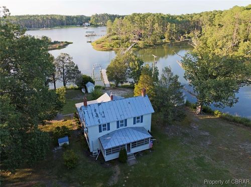 186 Bay Shore Point Rd, Port Haywood, VA, 23138-2207 | Card Image