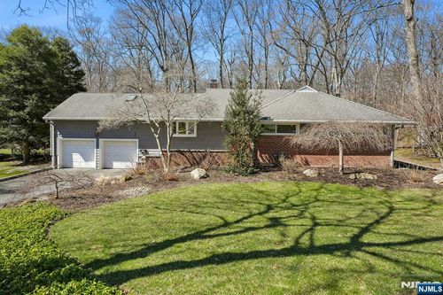 35 Brookview Ter, Hillsdale, NJ, 07642-1214 | Card Image