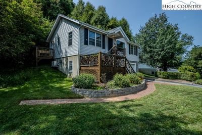 676 White Laurel Lane, House other with 3 bedrooms, 2 bathrooms and null parking in Boone NC | Image 2