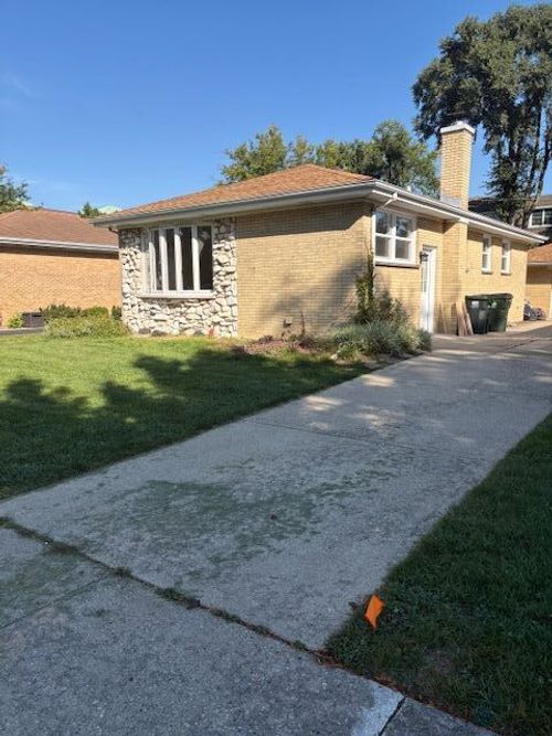6140 Elm St, Morton Grove, IL, 60053-3228 | Card Image
