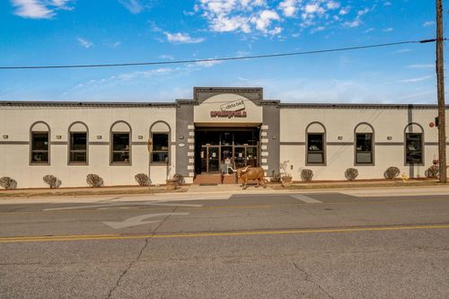 1325 E Trafficway St, Springfield, MO, 65802-3557 | Card Image