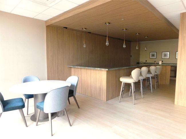 Community Room/Bar | Image 31