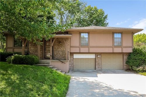 1008 Sw Pinto Ln, Blue Springs, MO, 64015-5429 | Card Image