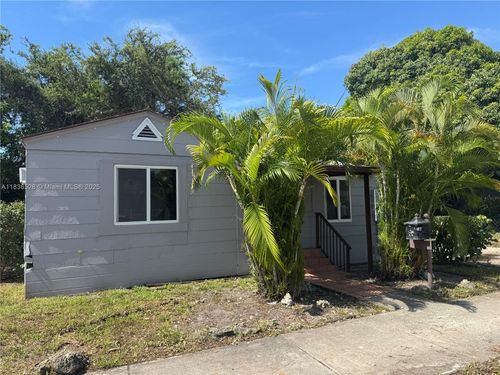 1104 Nw 64th St, Miami, FL, 33150-4231 | Card Image
