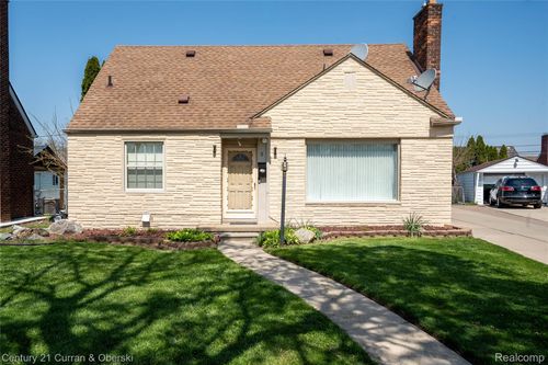 5 Barclay Ct, Dearborn, MI, 48126-2908 | Card Image