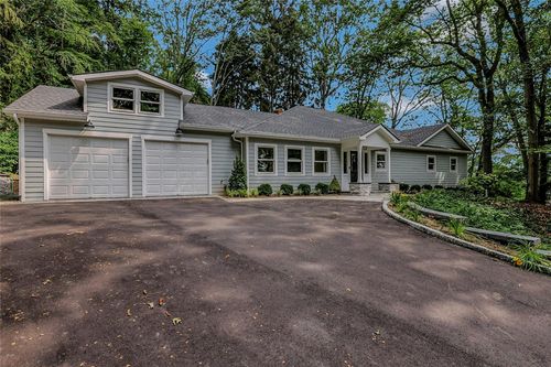 25 Spring Hollow Rd, Centerport, NY, 11721-1122 | Card Image