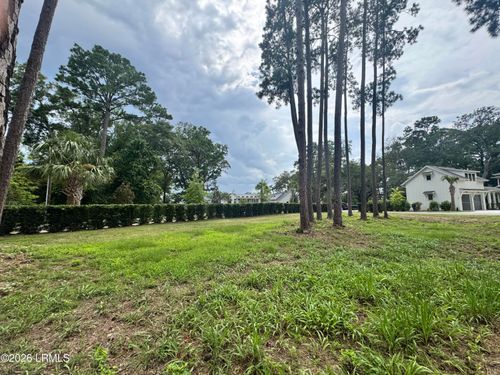 211 Harborview Dr, Beaufort, SC, 29907-4404 | Card Image