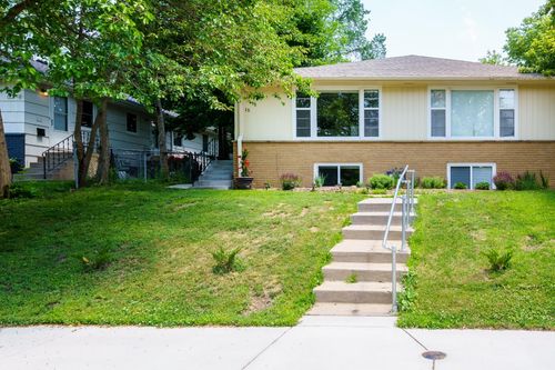 11 16th Ave N, Hopkins, MN, 55343-7418 | Card Image