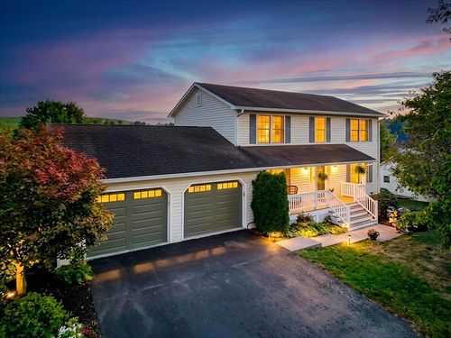 860 George Edward Via, Christiansburg, VA, 24073-1458 | Card Image