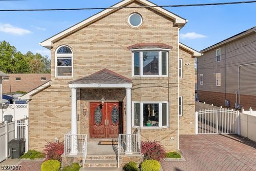 28 Ramella Ave, Moonachie, NJ, 07074-1105 | Card Image