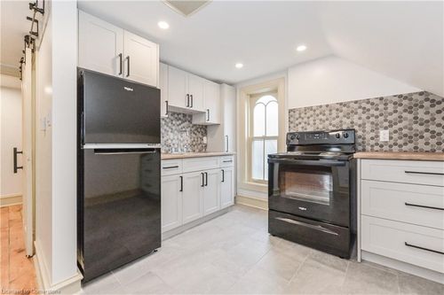 180 St Andrew St E, Fergus, ON, N1M1P8 | Card Image