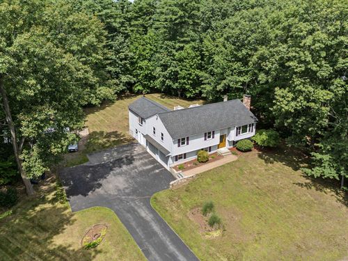 17 Skylark Dr, Derry, NH, 03038-4514 | Card Image