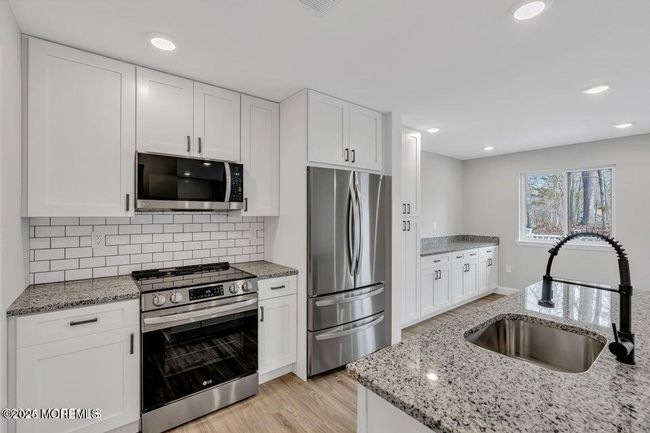 14 Wren Way, Townhouse with 3 bedrooms, 2 bathrooms and null parking in Howell NJ | Image 4