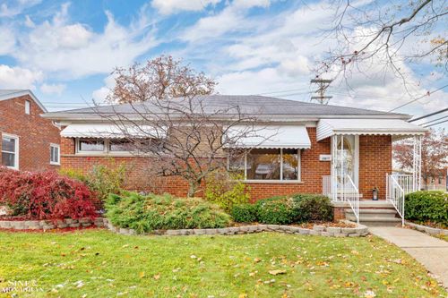 20017 California St, Saint Clair Shores, MI, 48080-3732 | Card Image