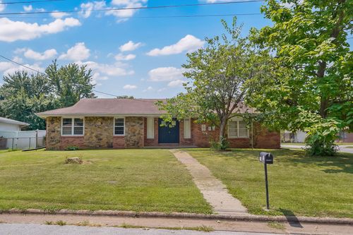 1956 E Greenview St, Springfield, MO, 65803-4770 | Card Image