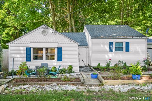 20 Pine St, Waterford, CT, 06385-2410 | Card Image