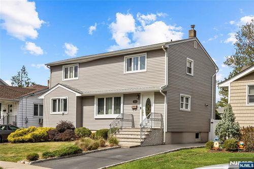 213 Colonial Ave, Saddle Brook, NJ, 07663-5144 | Card Image