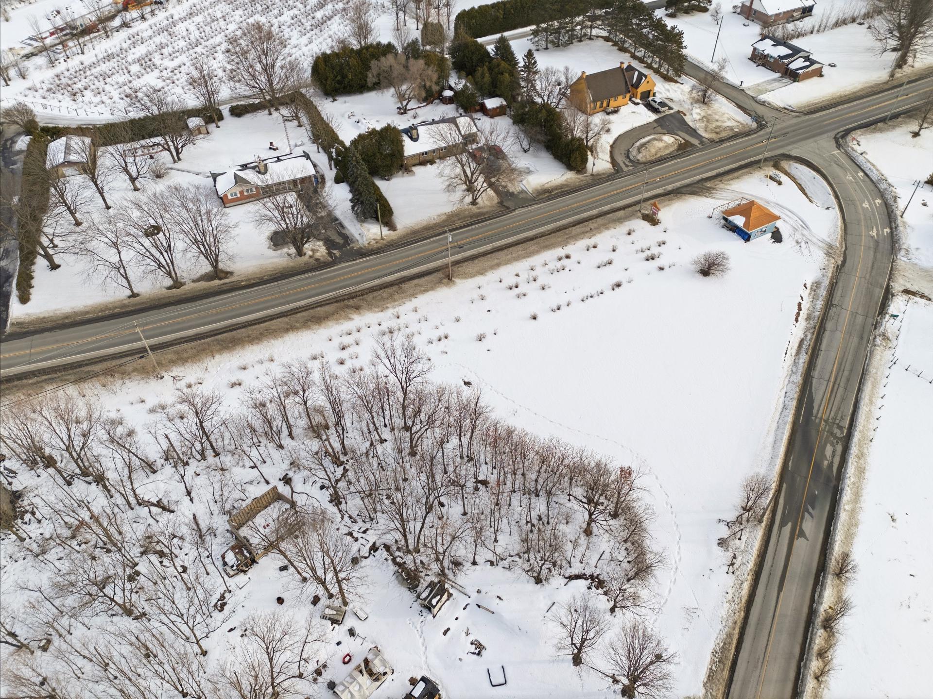 Commercial Sale in Roxton Pond 4