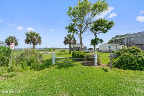258 Swan Point Rd, Sneads Ferry, NC, 28460-6722 | Card Image