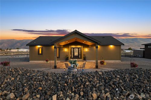 111 Wren Loop Sw, Mattawa, WA, 99349-5518 | Card Image