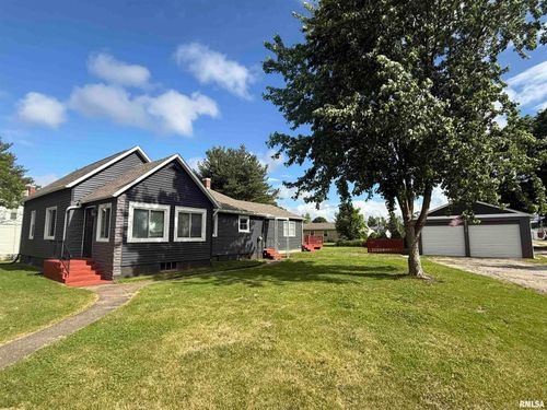 130 E Maple St, Roseville, IL, 61473-9797 | Card Image