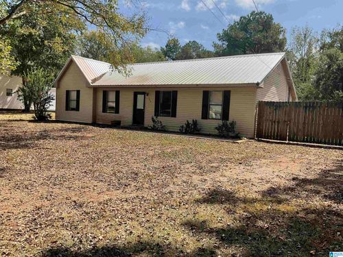 580 Pinecrest Dr, CHILDERSBURG, AL, 35044-1023 | Card Image