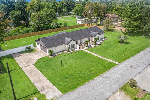 11821 15th St, Santa Fe, TX, 77510-2155 | Card Image