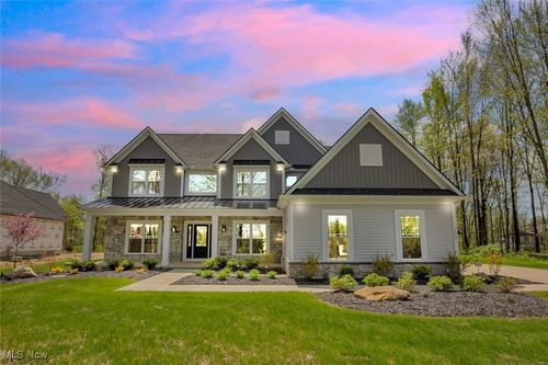 19-2708 Hidden Pine Ln, Hinckley, OH, 44233-9805 | Card Image