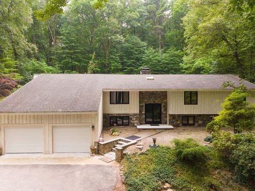 92 Brook St, Hudson, MA, 01749-3204 | Card Image