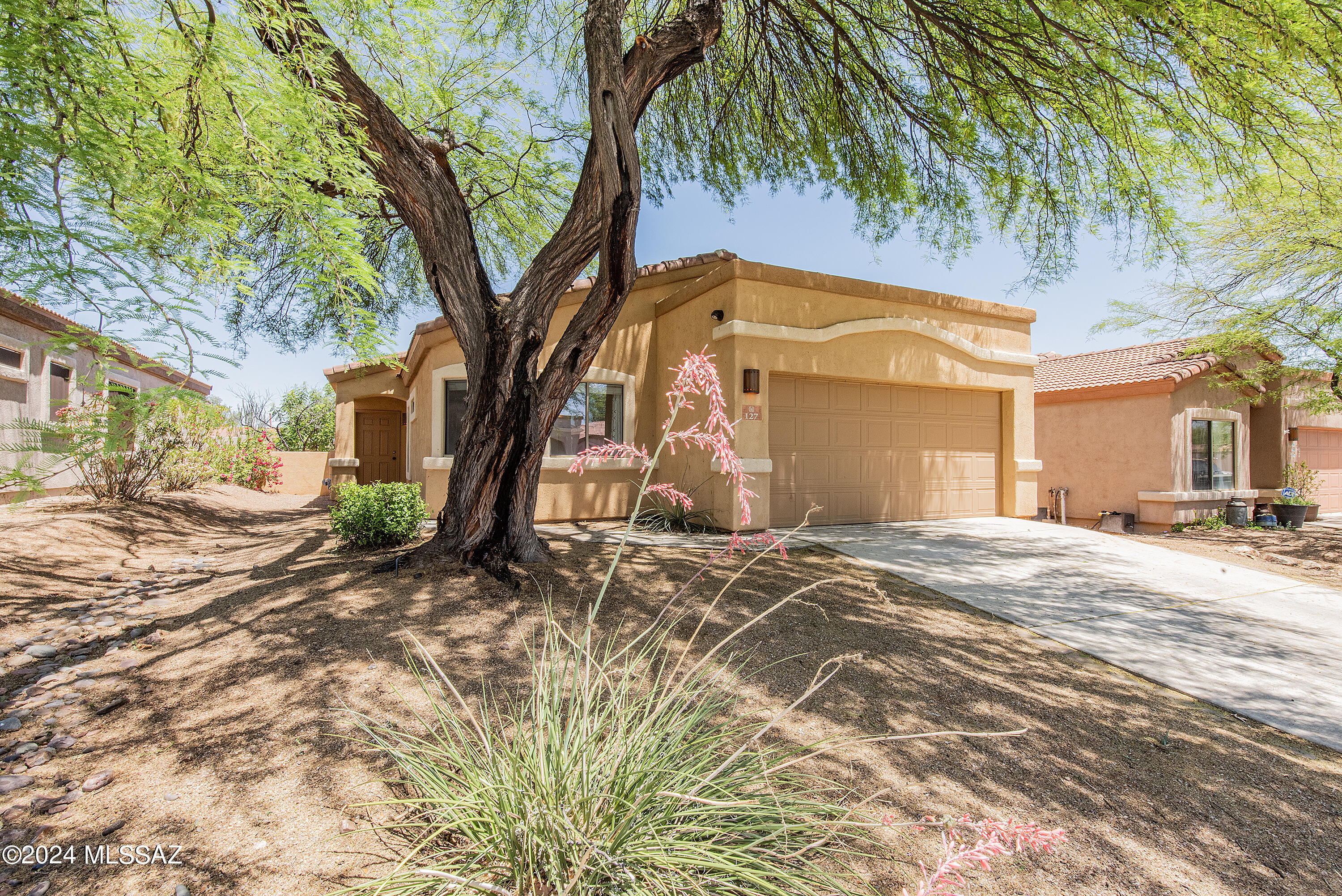 Placita Nubes DE Agua , Sahuarita, AZ 85629
