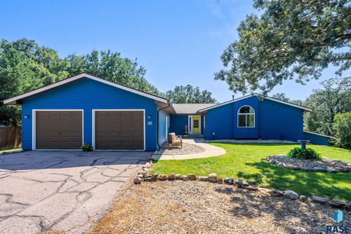 35 N Oak Pl Place, Sioux Falls, SD, 57110 | Card Image