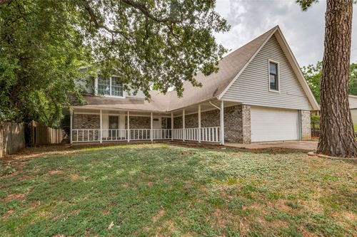325 Post Oak Dr, Grand Prairie, TX, 75050-6552 | Card Image