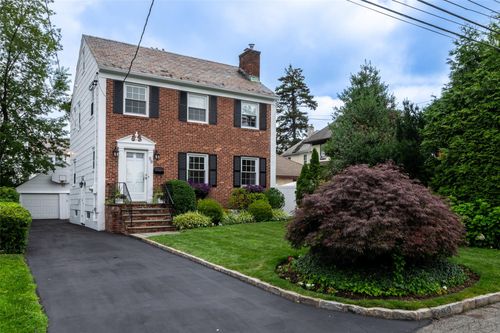 59 Ronalds Ave, New Rochelle, NY, 10801-7527 | Card Image
