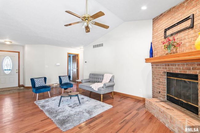228 Brookside Glen Dr, House other with 3 bedrooms, 3 bathrooms and null parking in Sherman IL | Image 5