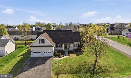 24 Creighton Ct, MARTINSBURG, WV, 25404-7475 | Card Image