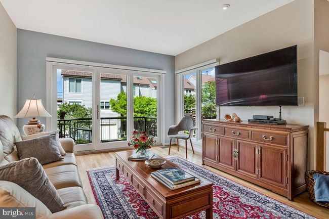 21 Chesapeake Lndg, Townhouse with 4 bedrooms, 4 bathrooms and null parking in Annapolis MD | Image 5
