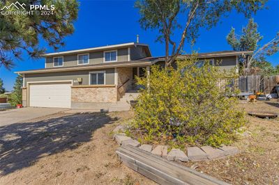 3949 Iron Horse Trail, House other with 4 bedrooms, 1 bathrooms and 2 parking in Colorado Springs CO | Image 2