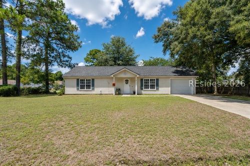 77 Pelican Cir, Beaufort, SC, 29906-8581 | Card Image