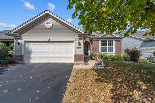 2810 Beacon Point Circle, Elgin, IL, 60124 | Card Image